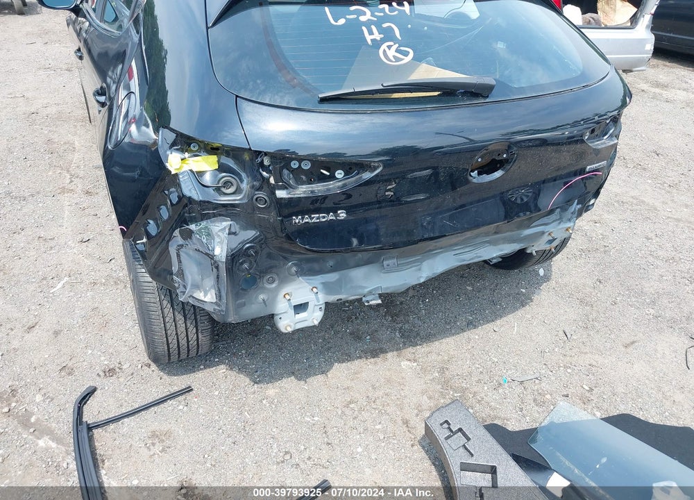 2023 MAZDA 3 2.5 S SELECT VIN: JM1BPAKM1P1617082