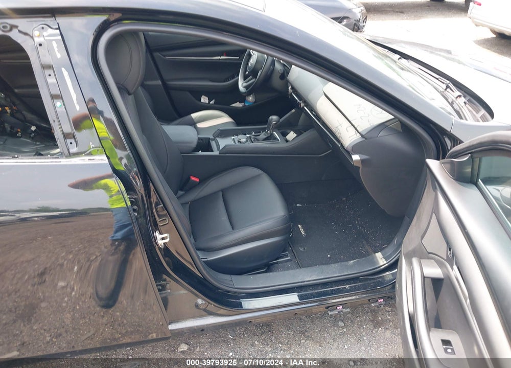 2023 MAZDA 3 2.5 S SELECT VIN: JM1BPAKM1P1617082