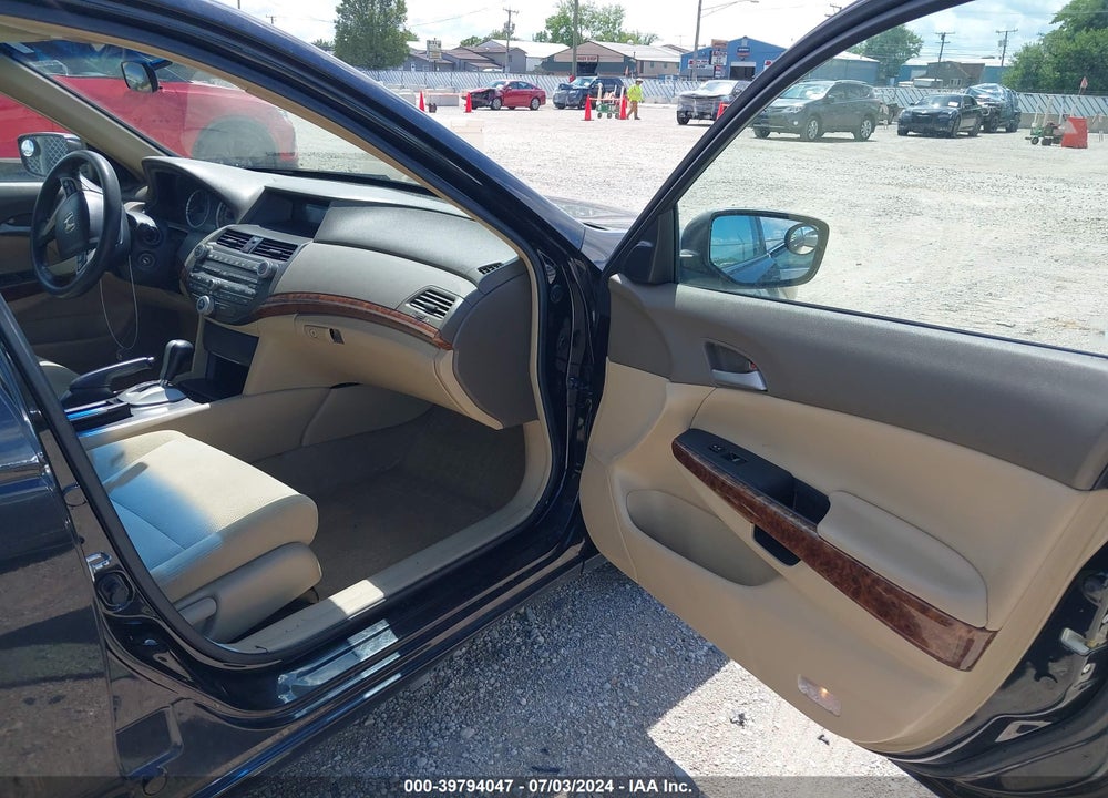 2009 HONDA ACCORD VIN: 1HGCP26709A100455