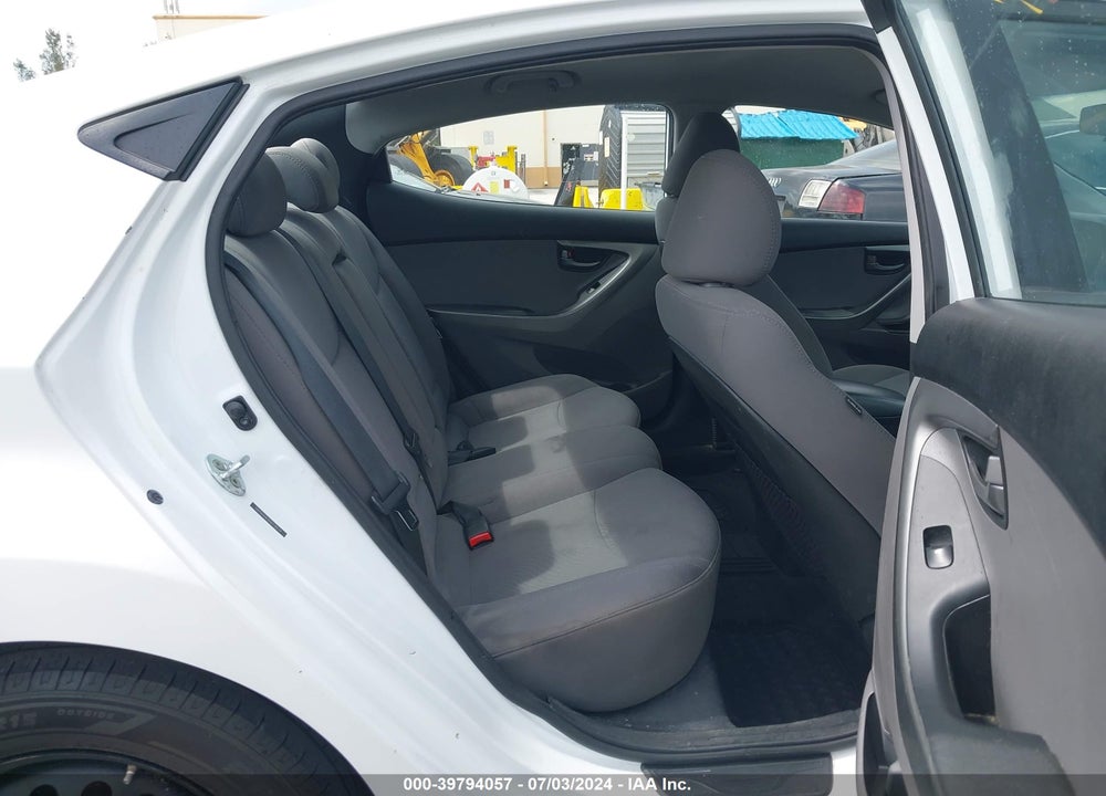2016 HYUNDAI ELANTRA SE VIN: 5NPDH4AE8GH776174