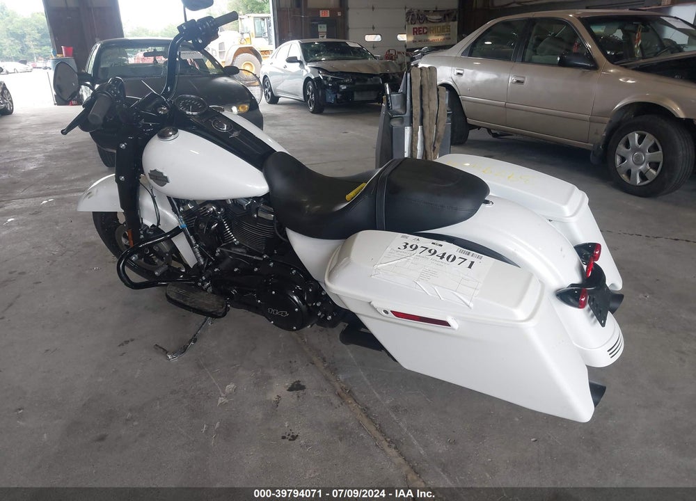 2024 HARLEY-DAVIDSON FLHRXS VIN: 1HD1KVP17RB604901