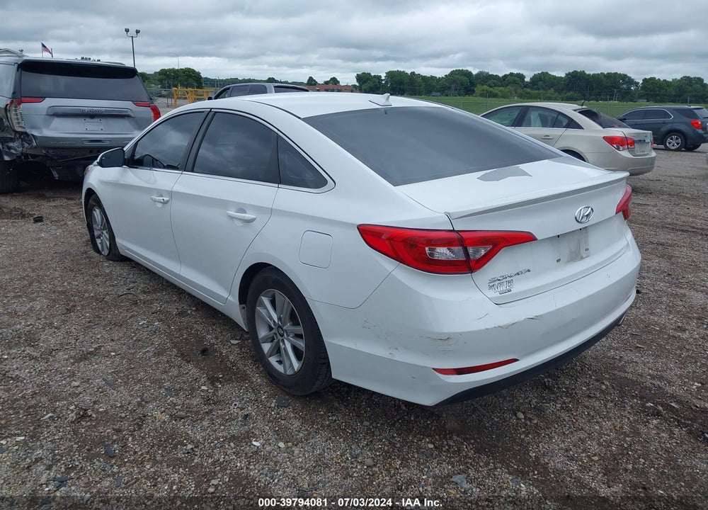 2015 HYUNDAI SONATA SE VIN: 5NPE24AF5FH188424