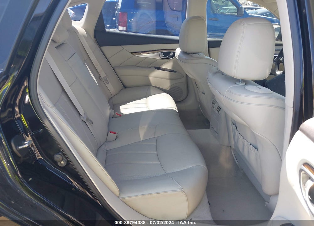 2011 INFINITI M37X VIN: JN1BY1AR7BM375421