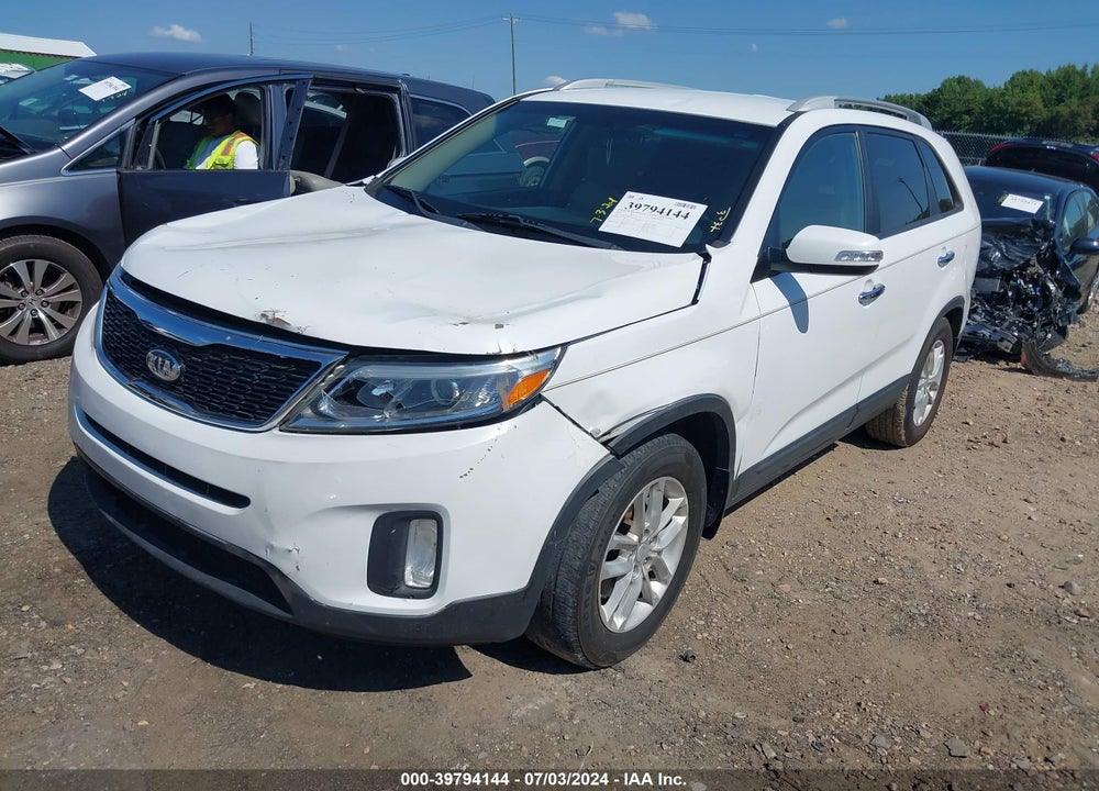 2015 KIA SORENTO LX VIN: 5XYKT4A68FG564119