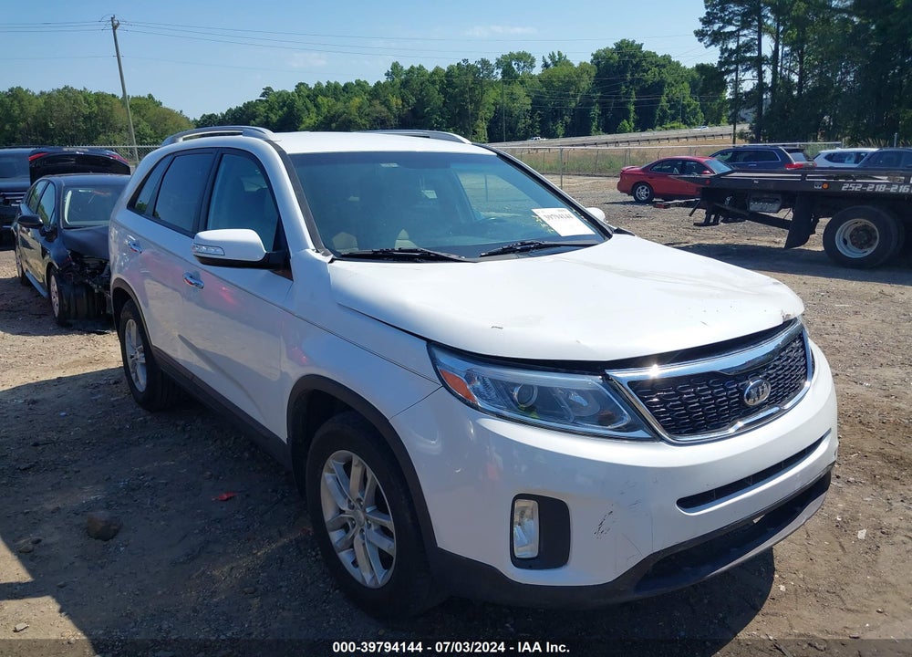 2015 KIA SORENTO LX VIN: 5XYKT4A68FG564119