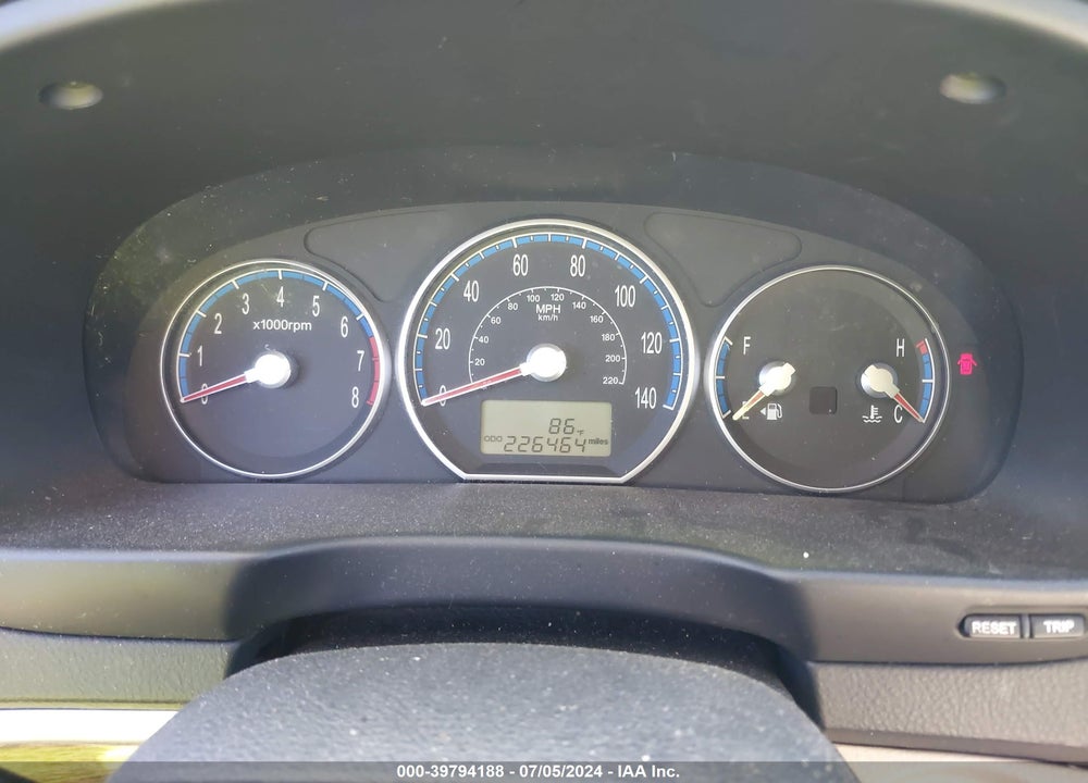 2009 HYUNDAI SANTA FE GLS VIN: 5NMSG13D39H285086