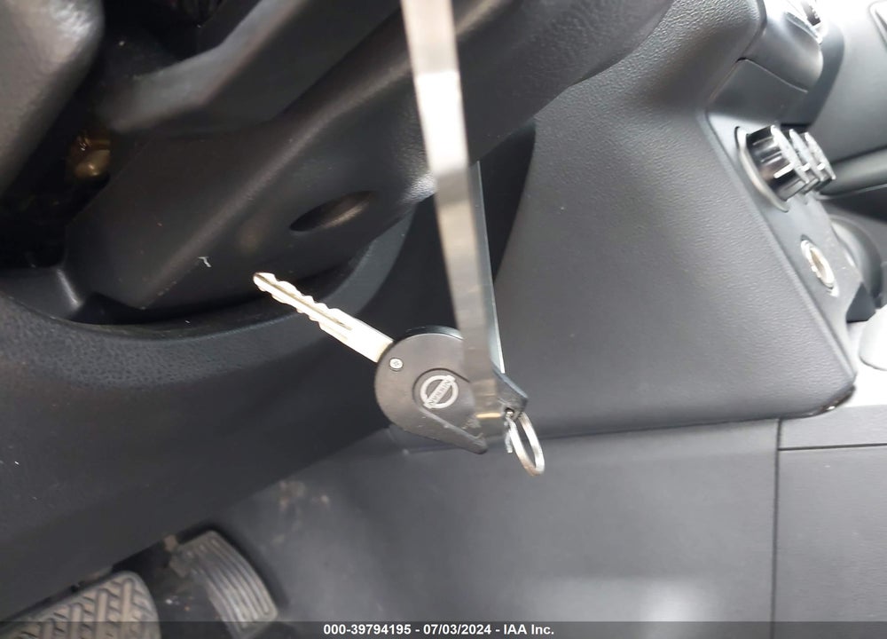 2013 NISSAN ROGUE S VIN: JN8AS5MT5DW001989
