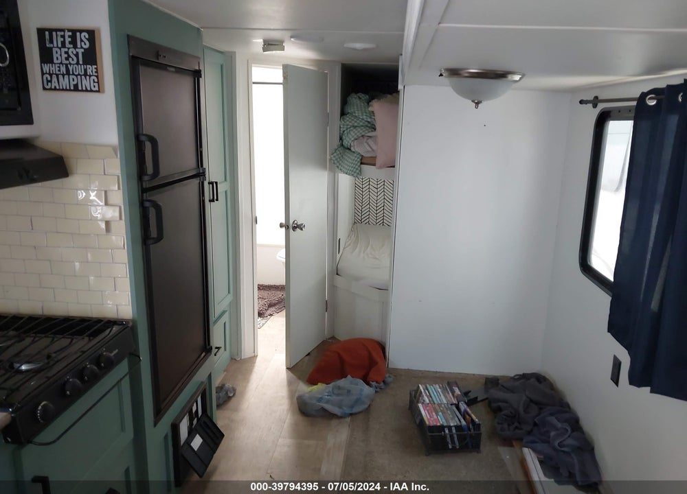 2018 GULFSTREAM 268BH VIN: 1NL1G3027J1129877