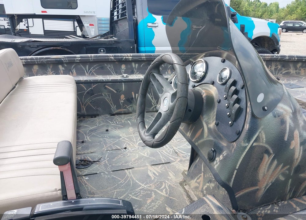 2014 EXPRESS BASSBOAT VIN: XCL02380K314