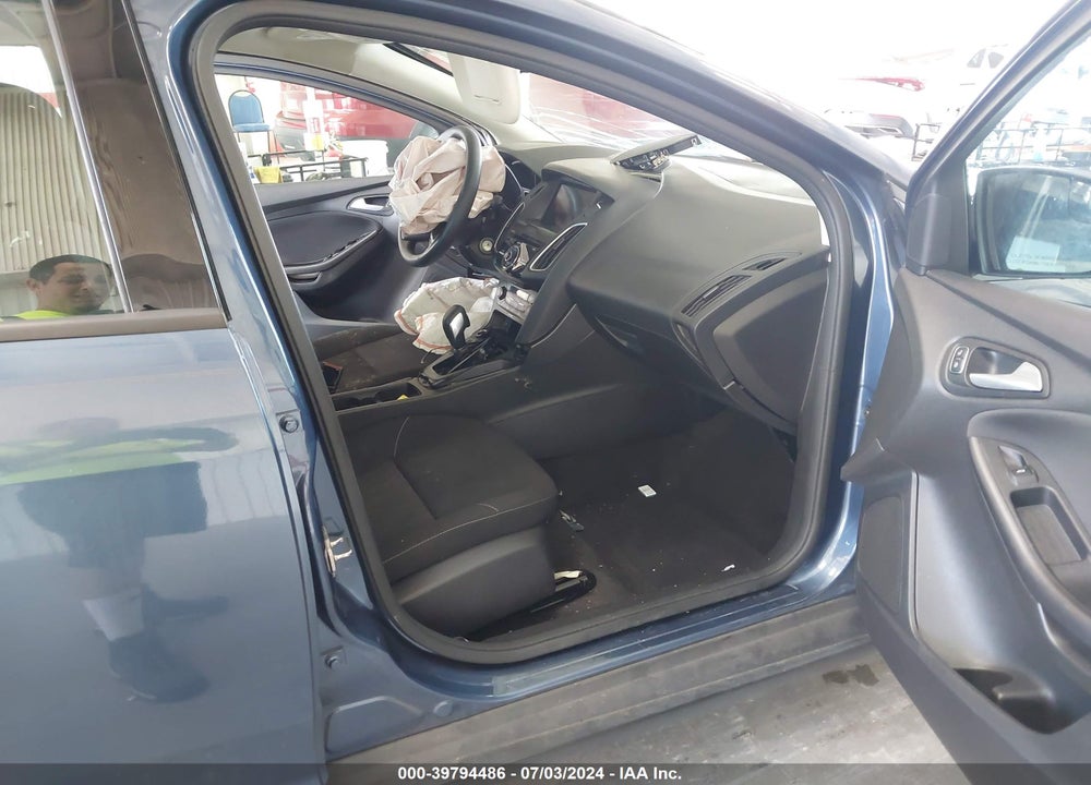 2018 FORD FOCUS SEL VIN: 1FADP3M25JL220783