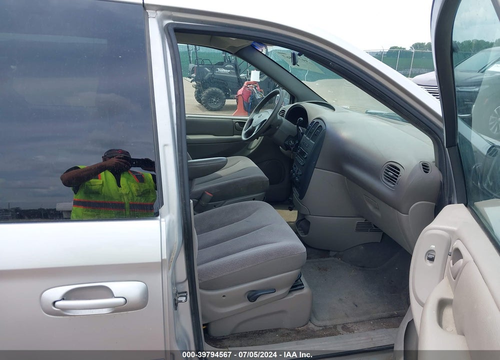 2002 DODGE GRAND CARAVAN SPORT VIN: 2B4GP44R32R521147