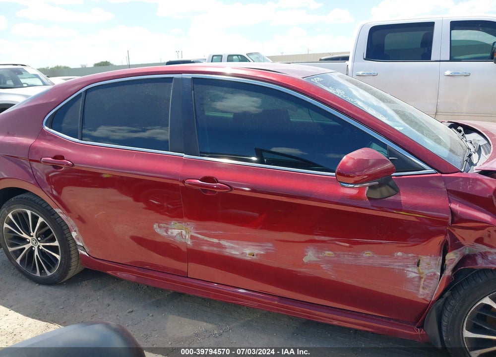 2018 TOYOTA CAMRY SE VIN: 4T1B11HK2JU646695