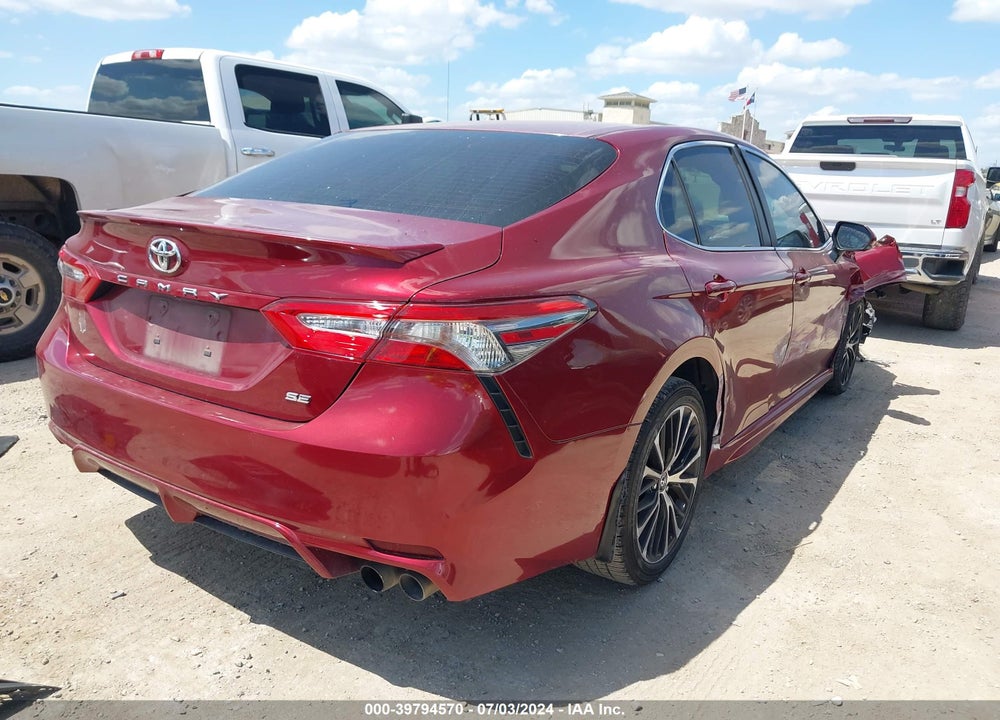 2018 TOYOTA CAMRY SE VIN: 4T1B11HK2JU646695