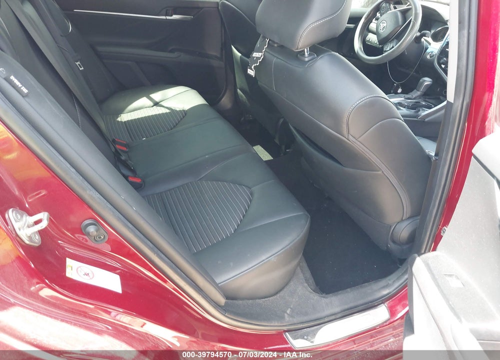 2018 TOYOTA CAMRY SE VIN: 4T1B11HK2JU646695