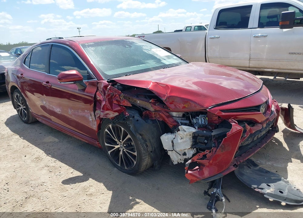 2018 TOYOTA CAMRY SE VIN: 4T1B11HK2JU646695