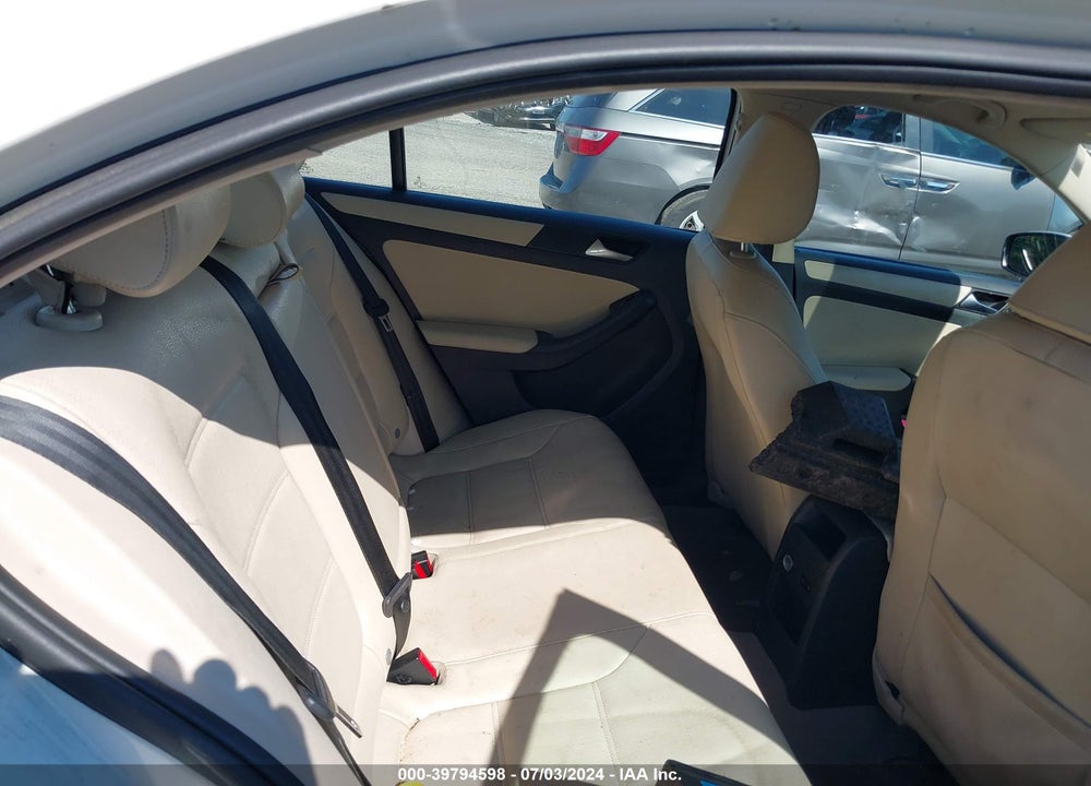 2012 VOLKSWAGEN JETTA 2.5L SE VIN: 3VWDP7AJ8CM370026
