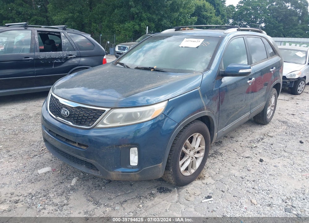 2014 KIA SORENTO LX VIN: 5XYKT4A67EG464026