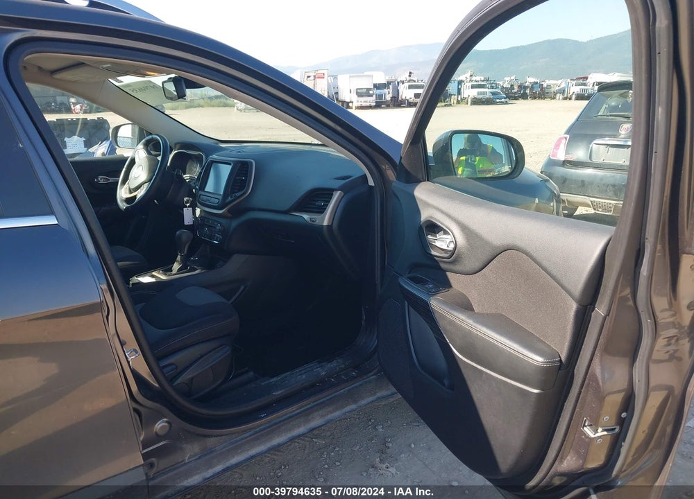 2014 JEEP CHEROKEE LATITUDE VIN: 1C4PJMCB8EW231832