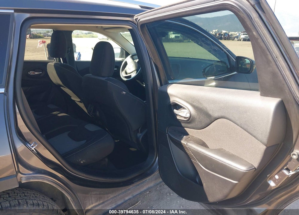 2014 JEEP CHEROKEE LATITUDE VIN: 1C4PJMCB8EW231832