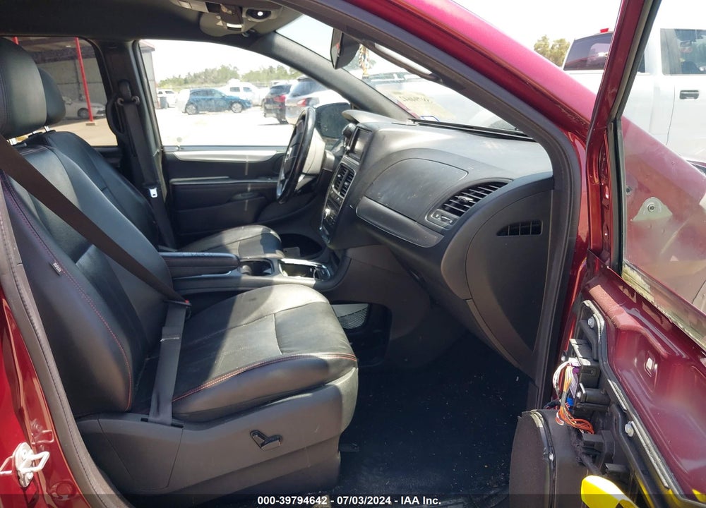2018 DODGE GRAND CARAVAN GT VIN: 2C4RDGEG2JR196217