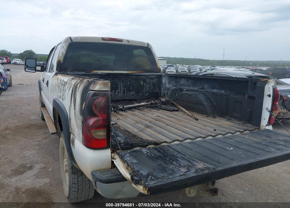2005 CHEVROLET SILVERADO 2500HD WORK TRUCK VIN: 1GCHC23U45F968787