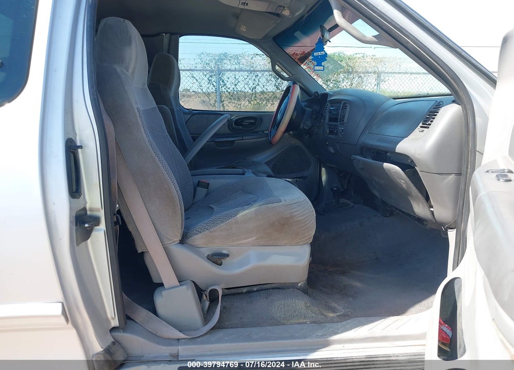 2000 FORD F-150 LARIAT/WORK SERIES/XL/XLT VIN: 1FTRX18L8YKA66643