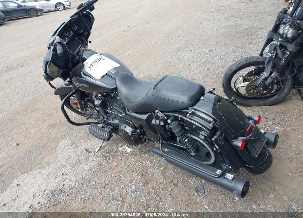2018 HARLEY-DAVIDSON FLHXS STREET GLIDE SPECIAL VIN: 1HD1KRC12JB672685