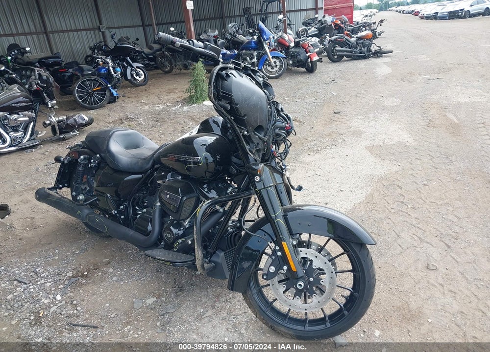 2018 HARLEY-DAVIDSON FLHXS STREET GLIDE SPECIAL VIN: 1HD1KRC12JB672685