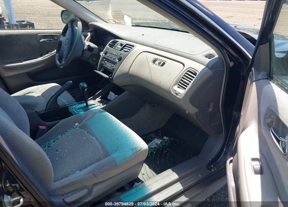 2002 HONDA ACCORD 2.3 LX VIN: 1HGCG66572A001286