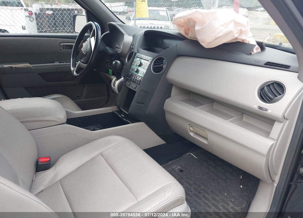 2010 HONDA PILOT EX-L VIN: 5FNYF4H53AB013370