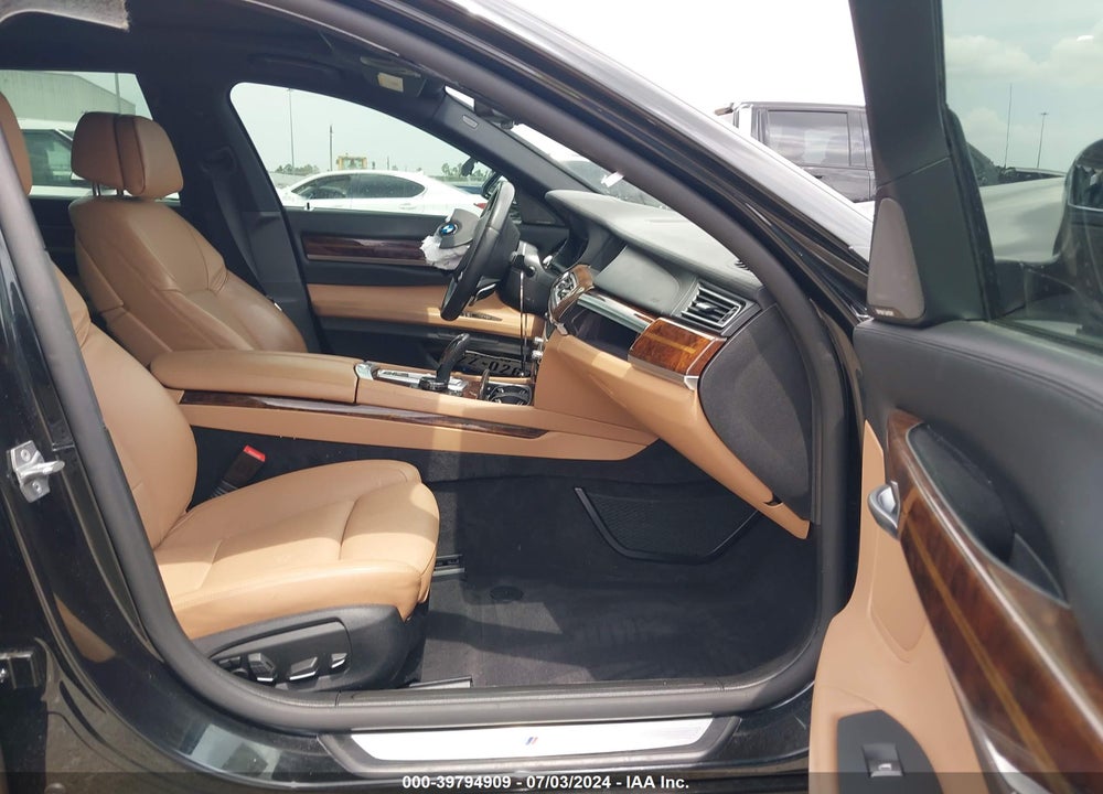 2014 BMW ALPINA B7 VIN: WBAYE8C52ED136220