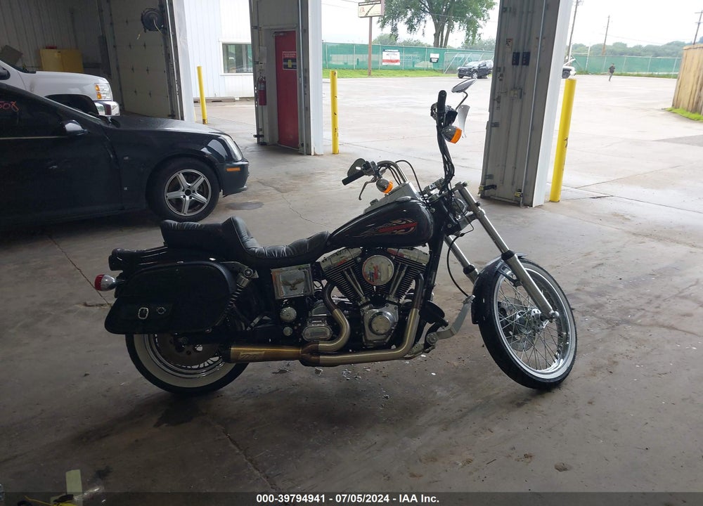 1999 HARLEY-DAVIDSON FXDWG VIN: 1HD1GEV18XY332101