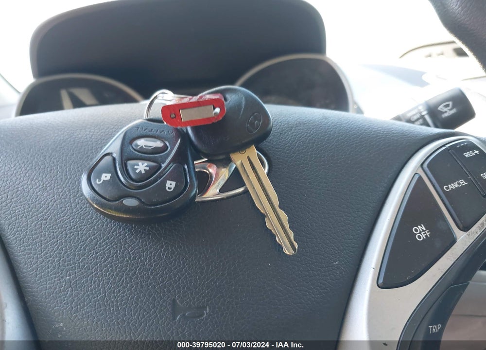2013 HYUNDAI ELANTRA GLS VIN: 5NPDH4AE4DH161410