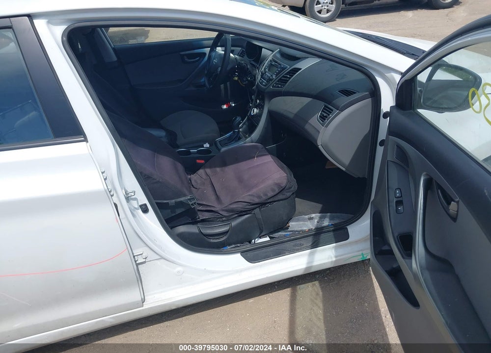 2016 HYUNDAI ELANTRA SE VIN: 5NPDH4AE0GH665179