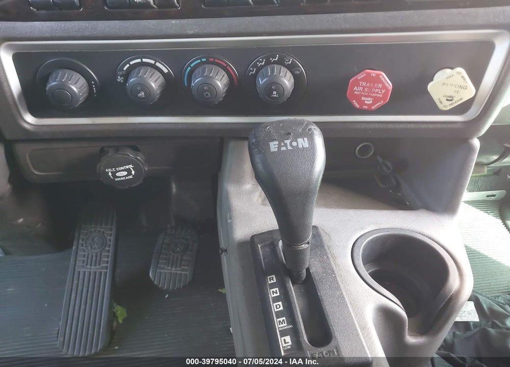 2014 KENWORTH W900 W900 VIN: 1XKWP4EX6EJ412092