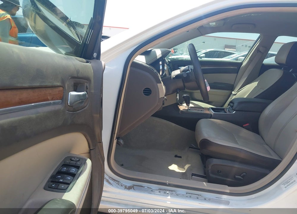 2012 CHRYSLER 300C LUXURY SERIES VIN: 2C3CCAPT1CH238146