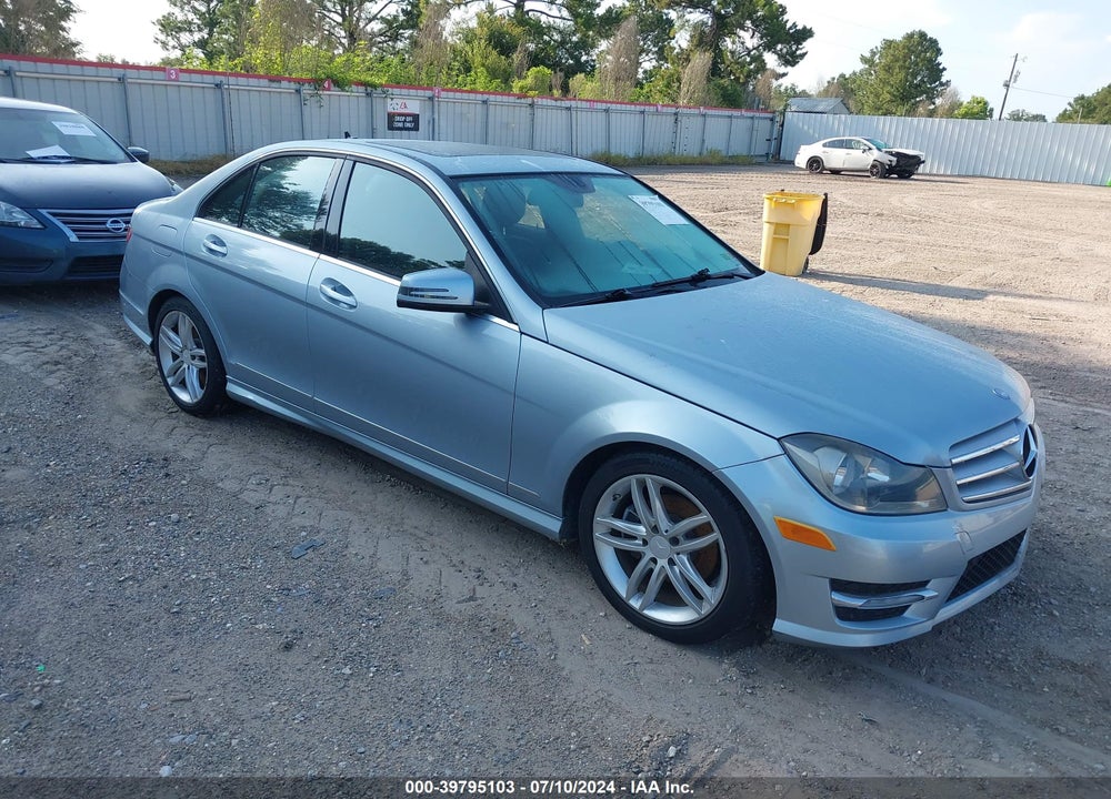 2013 MERCEDES-BENZ C 250 LUXURY/SPORT VIN: WDDGF4HB4DR257583