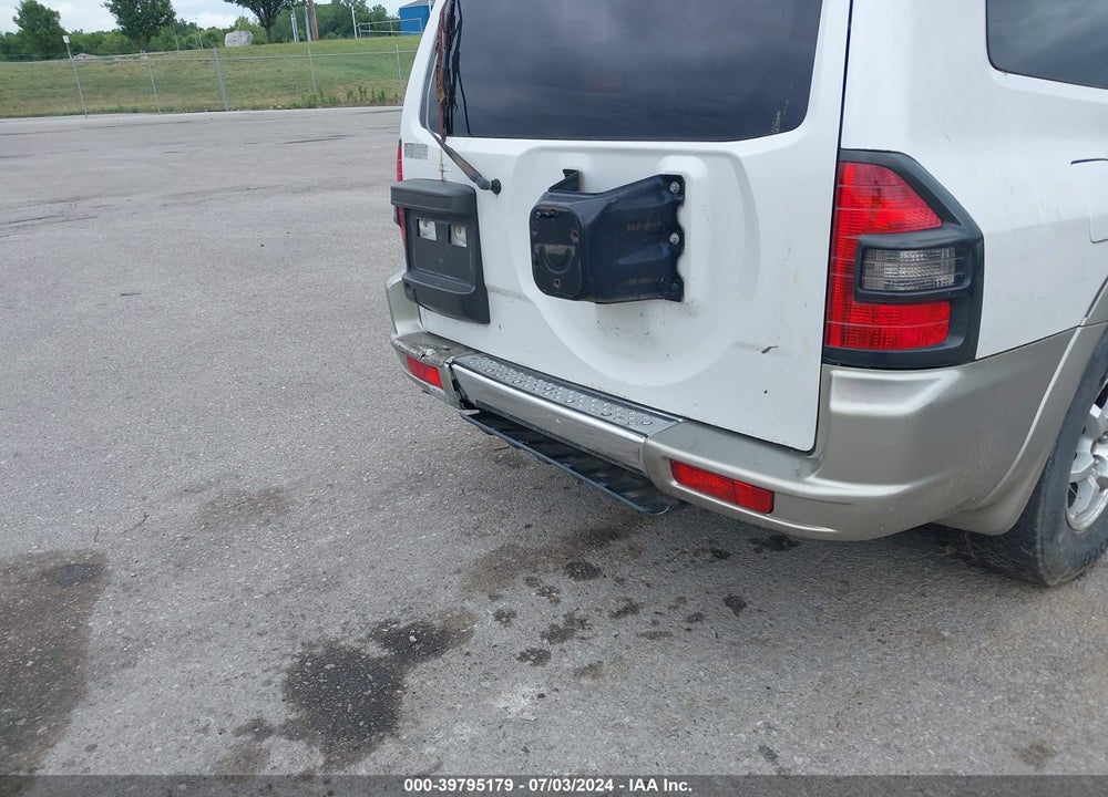 2002 MITSUBISHI MONTERO XLS VIN: JA4MW31R42J063589