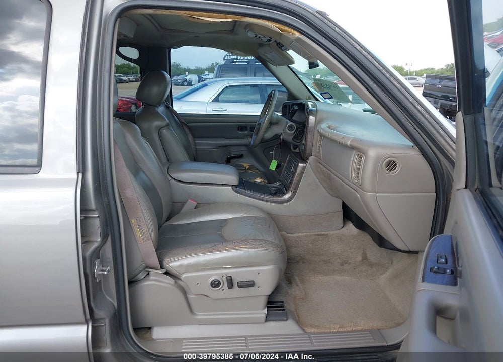 2005 GMC YUKON XL 1500 DENALI VIN: 1GKFK66U35J197477