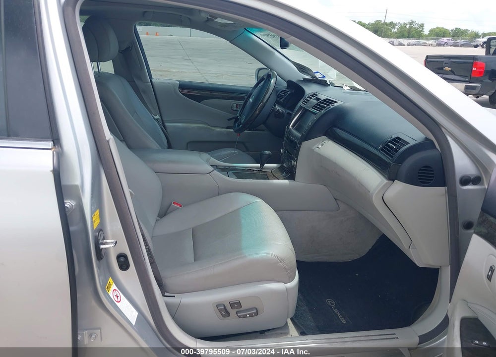 2008 LEXUS LS 460 VIN: JTHBL46F885083743