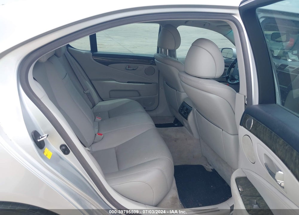 2008 LEXUS LS 460 VIN: JTHBL46F885083743