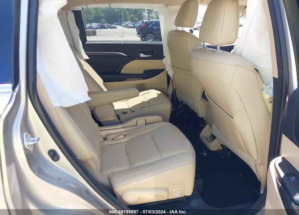 2016 TOYOTA HIGHLANDER LIMITED PLATINUM V6 VIN: 5TDDKRFHXGS323024