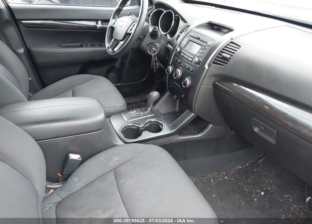 2012 KIA SORENTO LX VIN: 5XYKT3A64CG195619