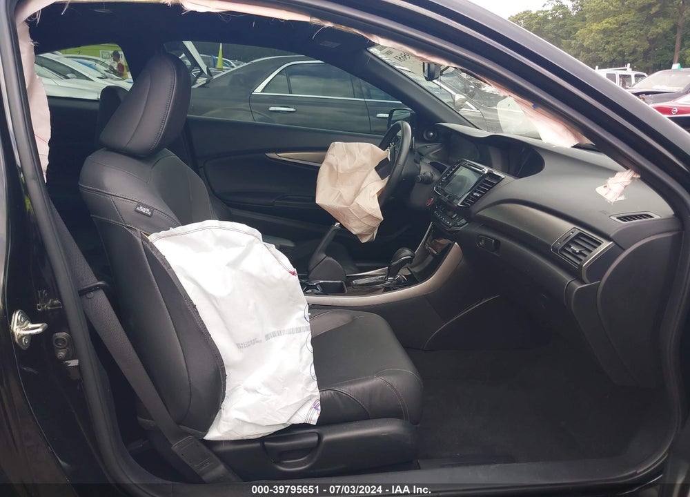 2017 HONDA ACCORD EX-L V6 VIN: 1HGCT2B8XHA004065
