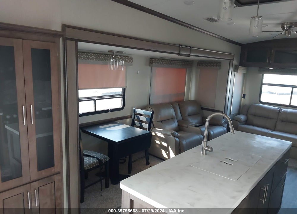 2019 CARDINAL CAF3655RSLE VIN: 4X4FCAN20KG103795