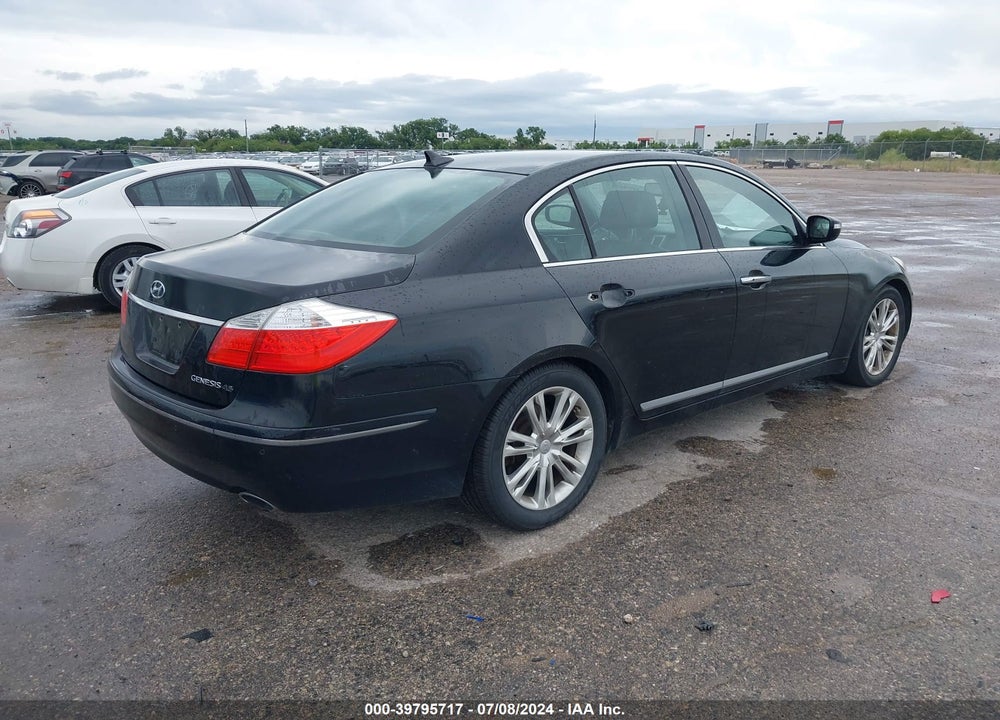 2009 HYUNDAI GENESIS 4.6 VIN: KMHGC46F09U068230