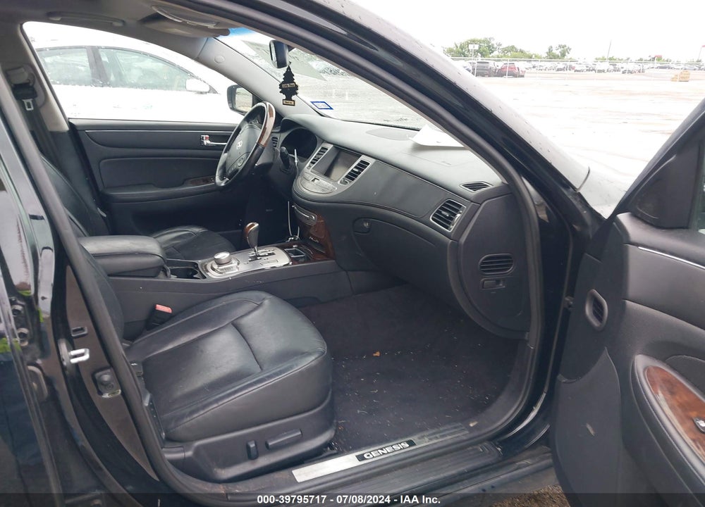 2009 HYUNDAI GENESIS 4.6 VIN: KMHGC46F09U068230