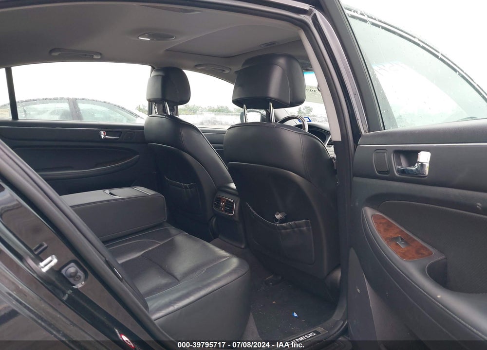2009 HYUNDAI GENESIS 4.6 VIN: KMHGC46F09U068230