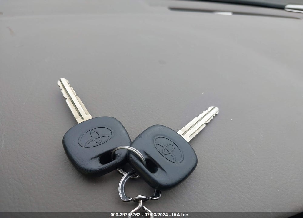 2007 TOYOTA COROLLA CE VIN: JTDBR32E270125004