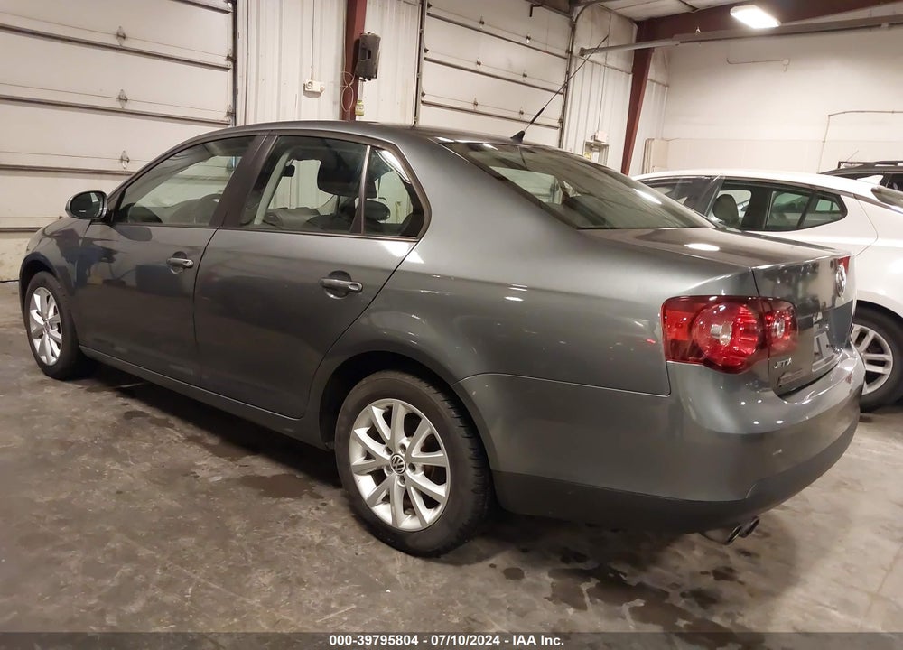 2010 VOLKSWAGEN JETTA LIMITED EDITION VIN: 3VWRX7AJ0AM165562